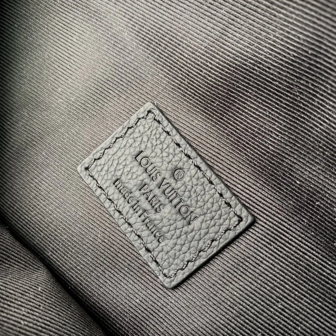 Louis Vuitton Discovery ファニーパック ブラック Monogram Shadow - 画像 (10)