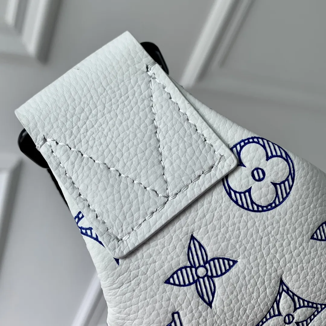 LOUIS VUITTON 白花 Monogram Shadow ファニーパック - 画像 (7)