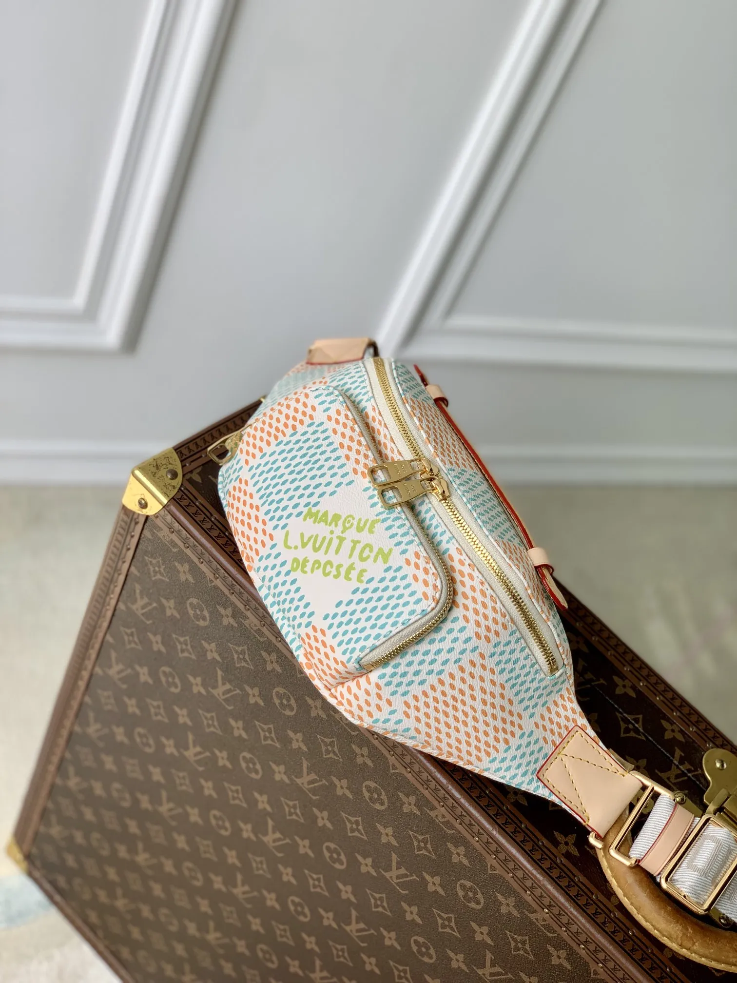 LOUIS VUITTON グリーン チェック柄 ファニーパック - 画像 (3)