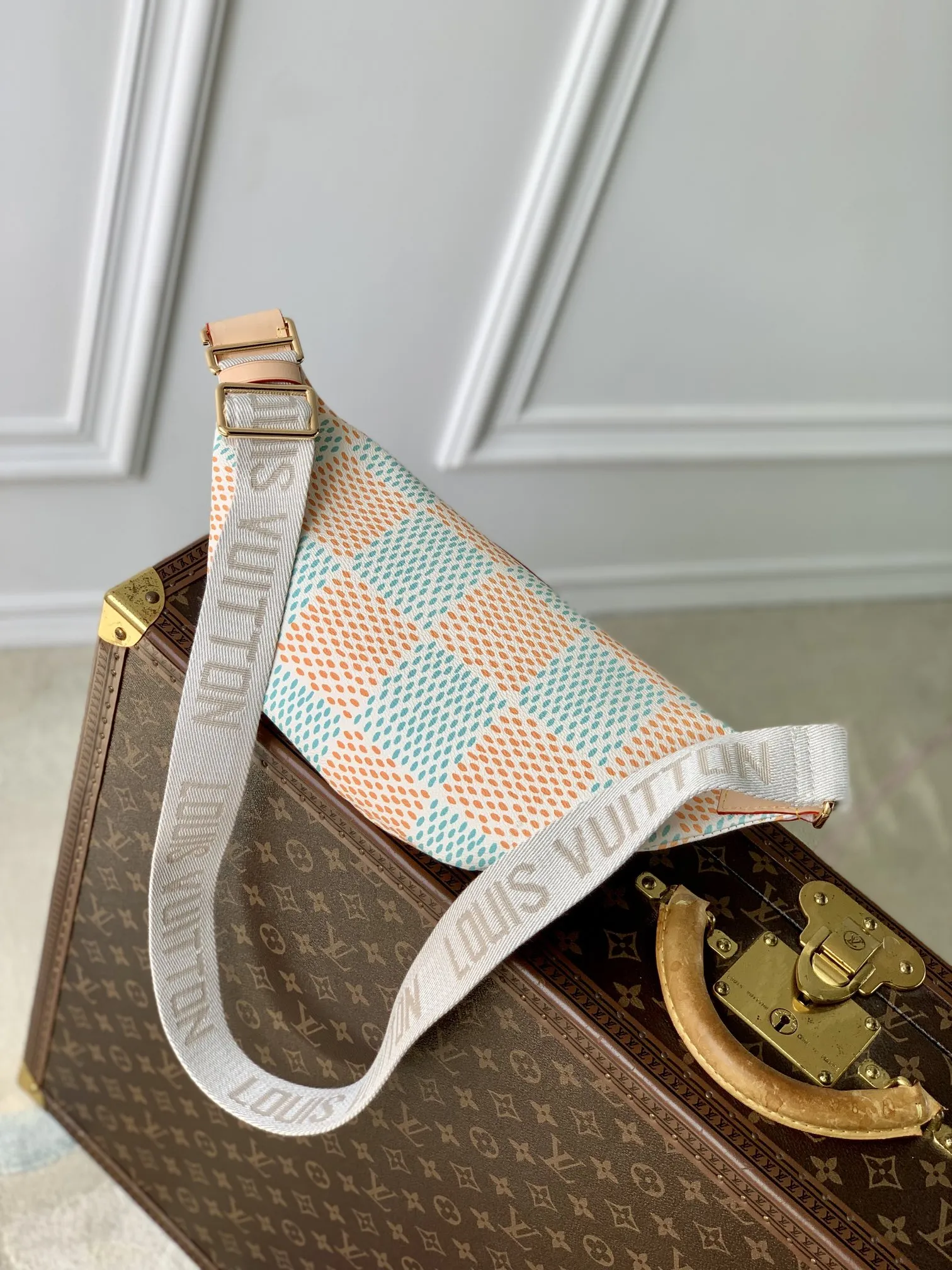 LOUIS VUITTON グリーン チェック柄 ファニーパック - 画像 (4)