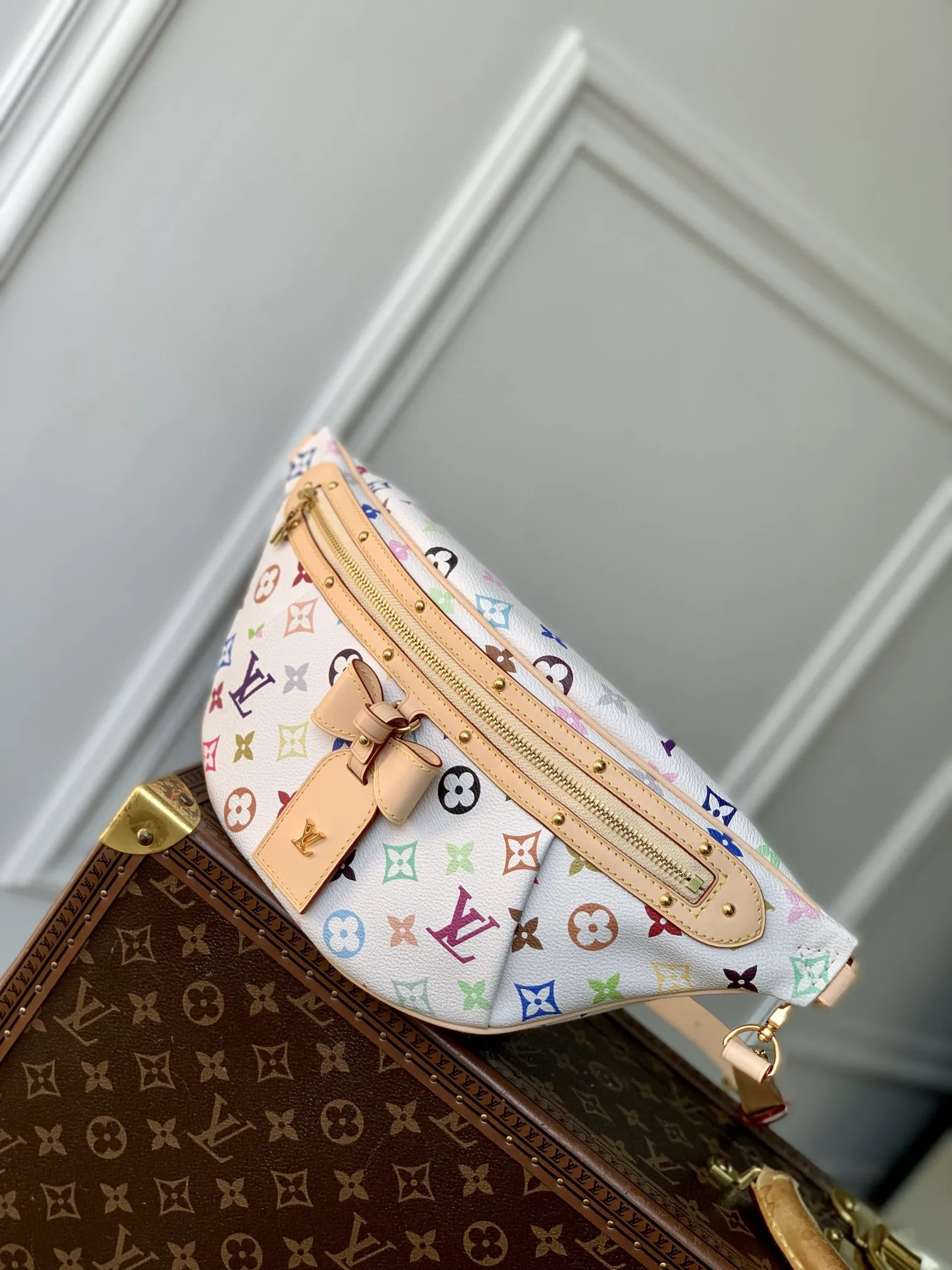 LOUIS VUITTON 2025村上隆シリーズ ホワイト ファニーパック - 画像 (3)