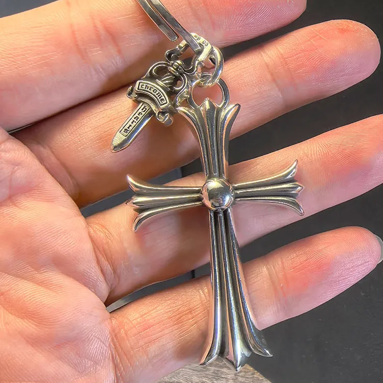 Chrome Hearts シルバー十字架剣キーホルダー - 画像 (3)