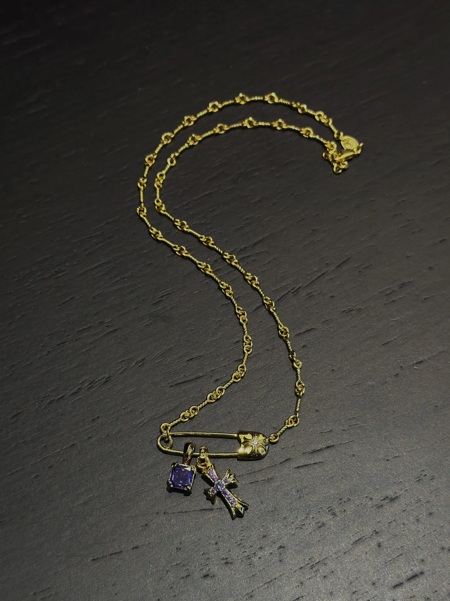 Chrome Hearts パープルジルコニアピンクロスネックレス - 画像 (7)