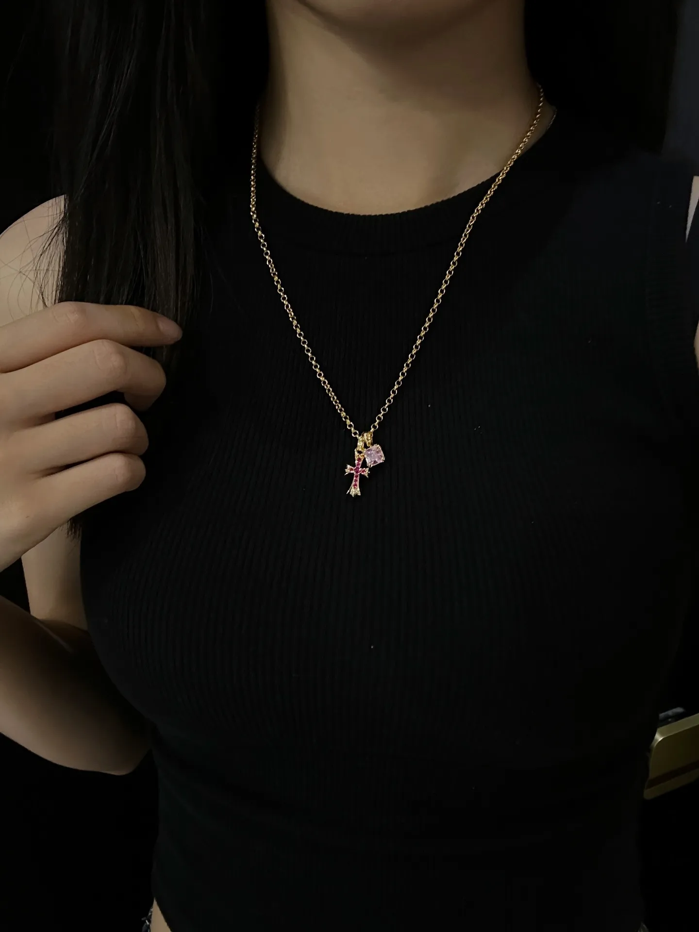 Chrome Hearts ゴールド十字架ピンクダイヤネックレス - 画像 (10)