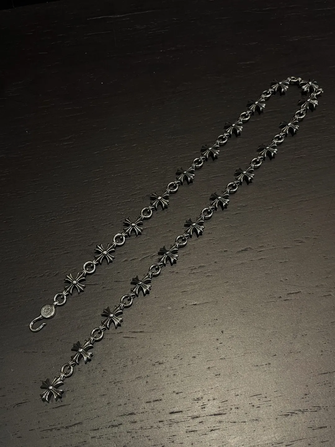 Chrome Hearts ブラッククロスネックレス - 画像 (6)