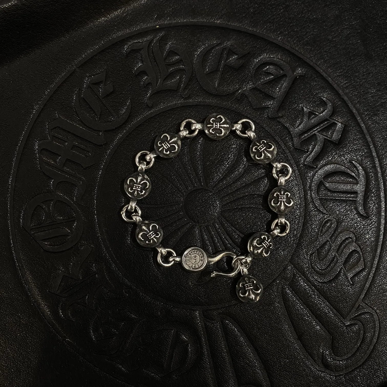 Chrome Hearts ブラック 童軍花手錠ブレスレット - 画像 (6)