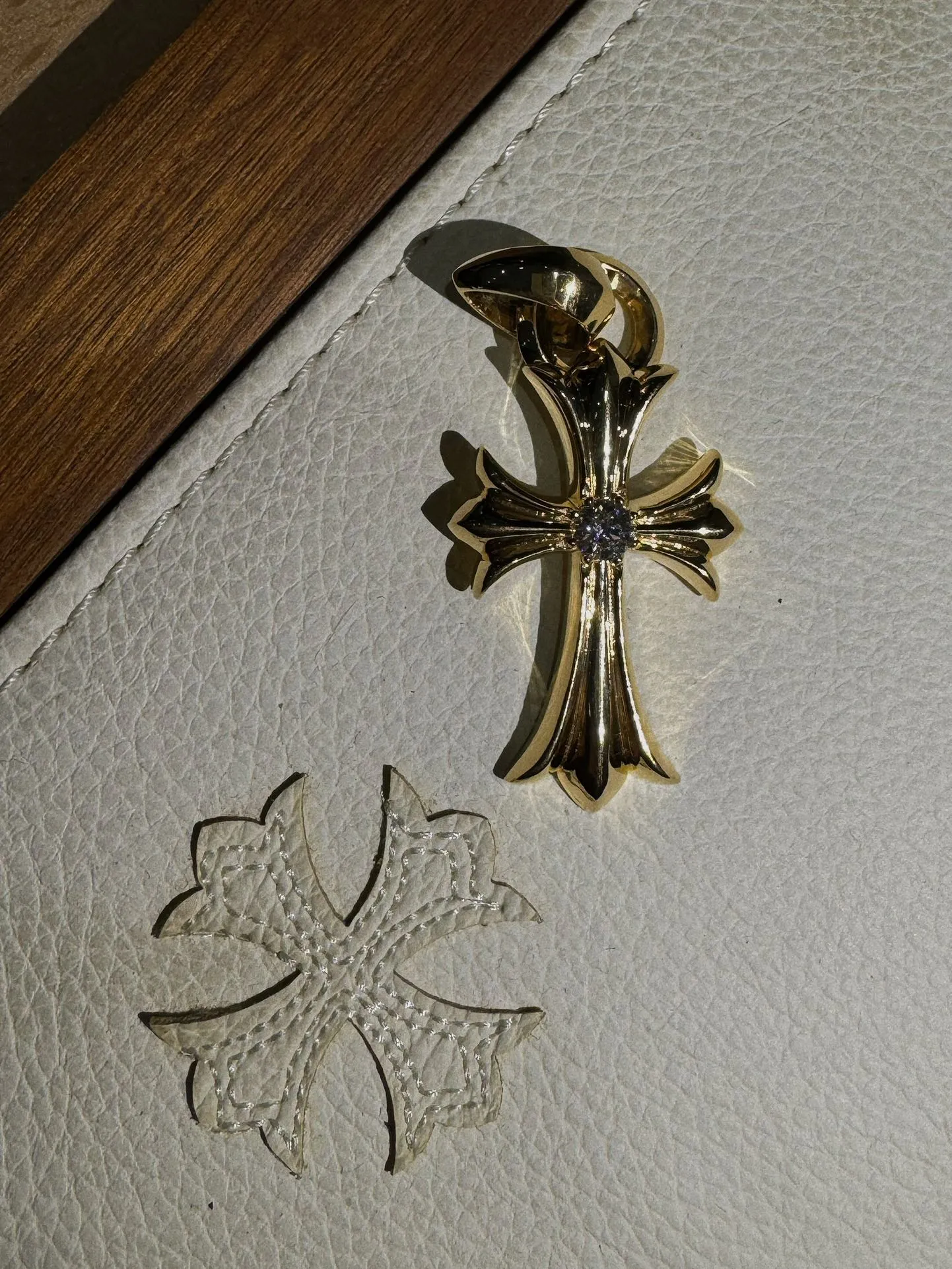 Chrome Hearts 22K純金クロスダイヤネックレス - 画像 (8)