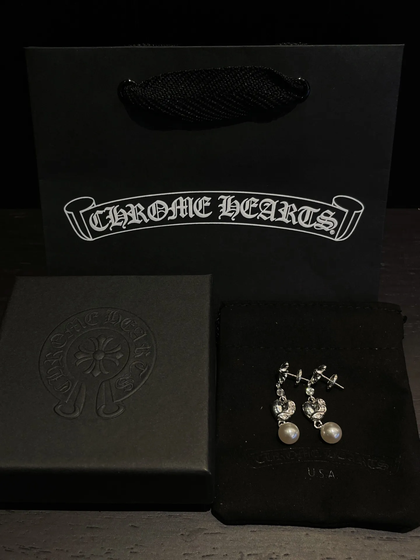 Chrome Hearts x Mikimoto シルバーとパールクロスピアス - 画像 (7)