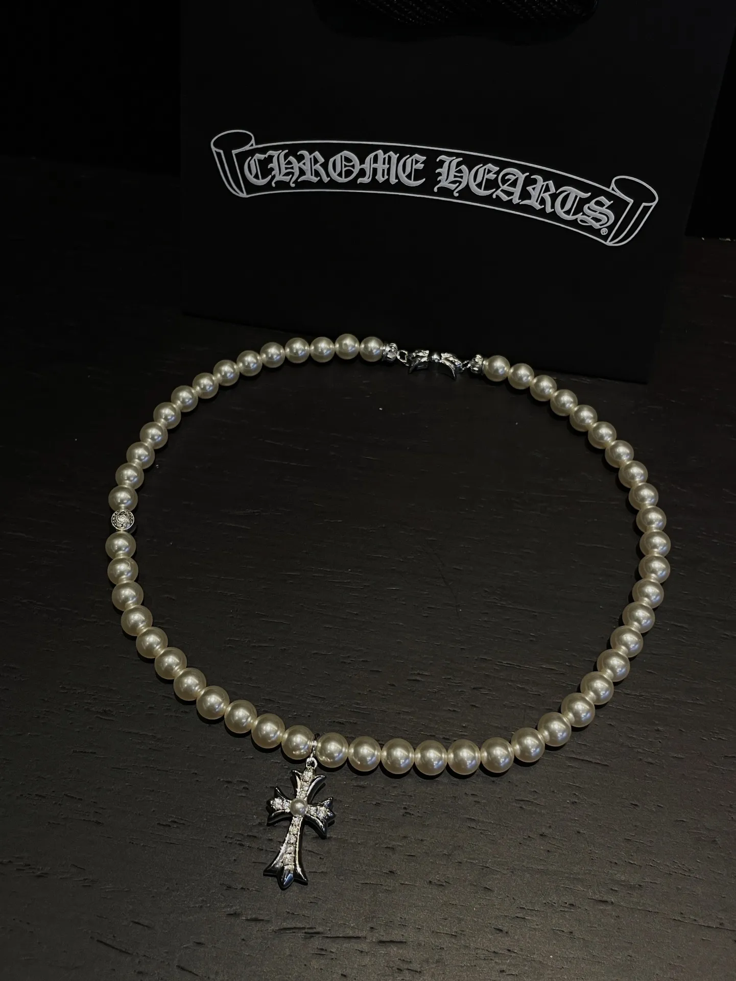 Chrome Hearts x Mikimoto クロスネックレス ホワイトパール - 画像 (9)