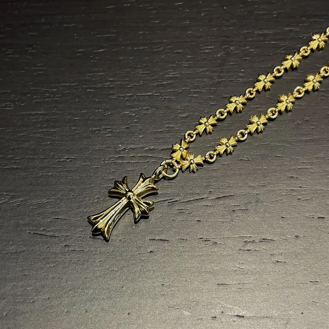 Chrome Hearts ゴールドクロスネックレス - 画像 (6)