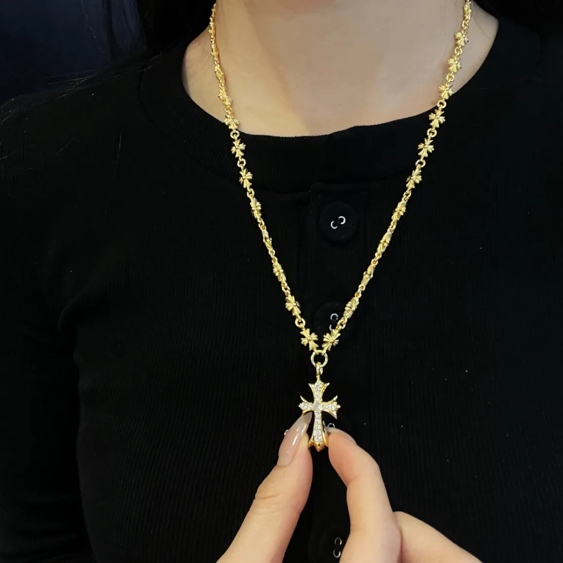 Chrome Hearts ゴールドクロスネックレス - 画像 (10)