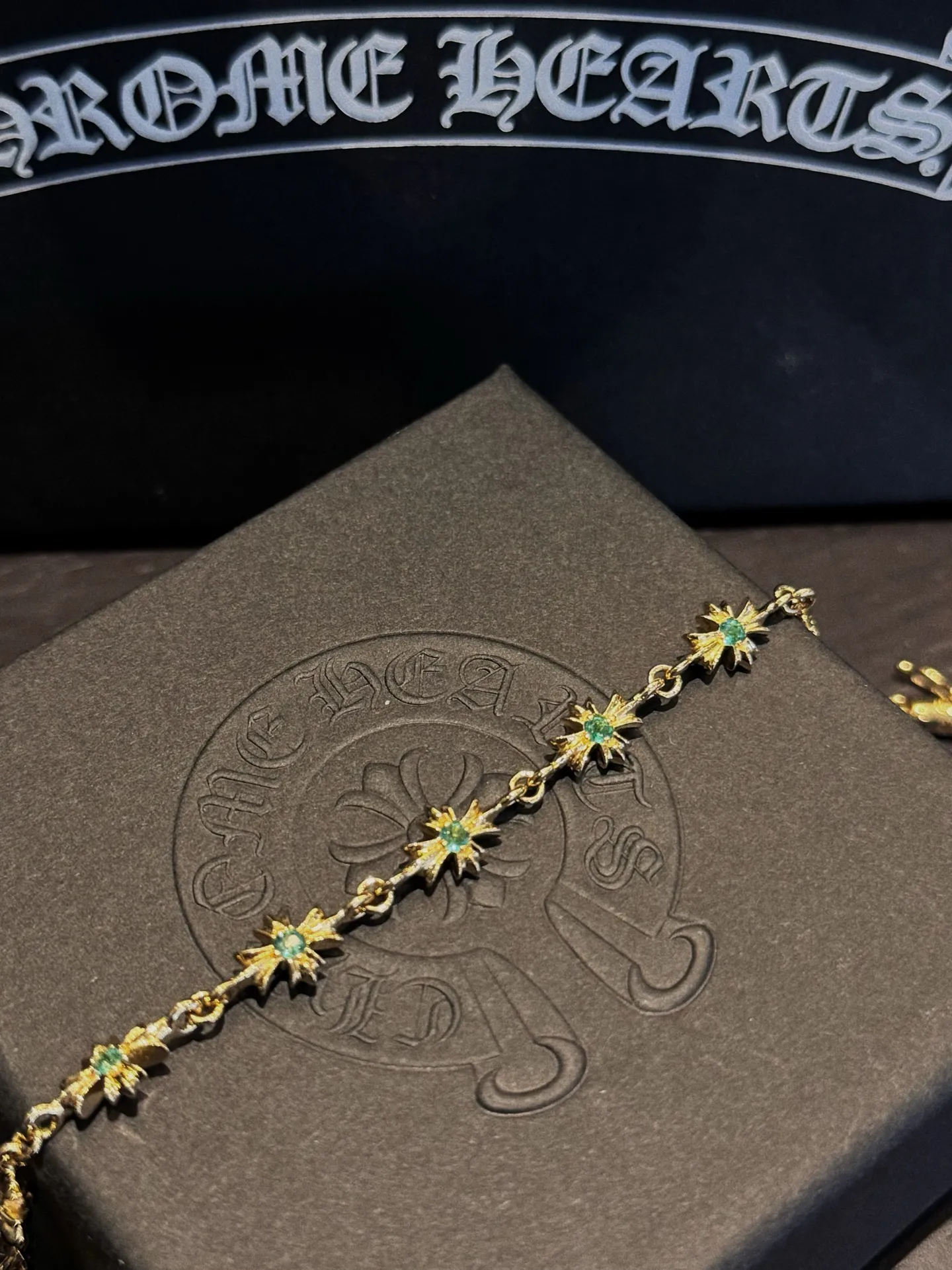 CHROME HEARTS 22K エメラルド十字ブレスレット - 画像 (4)