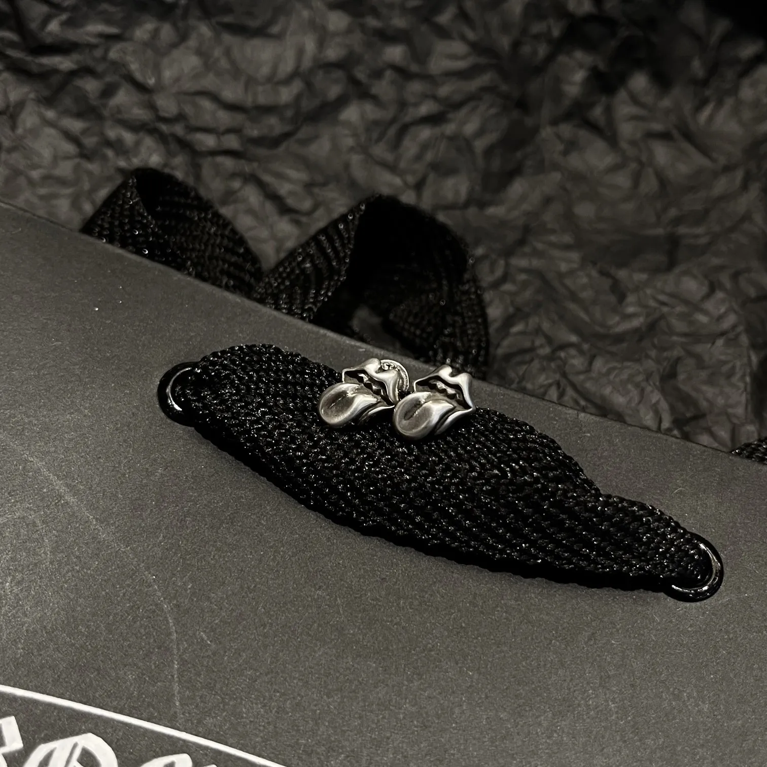 Chrome Hearts シルバー 舌出し唇イヤリング - 画像 (5)