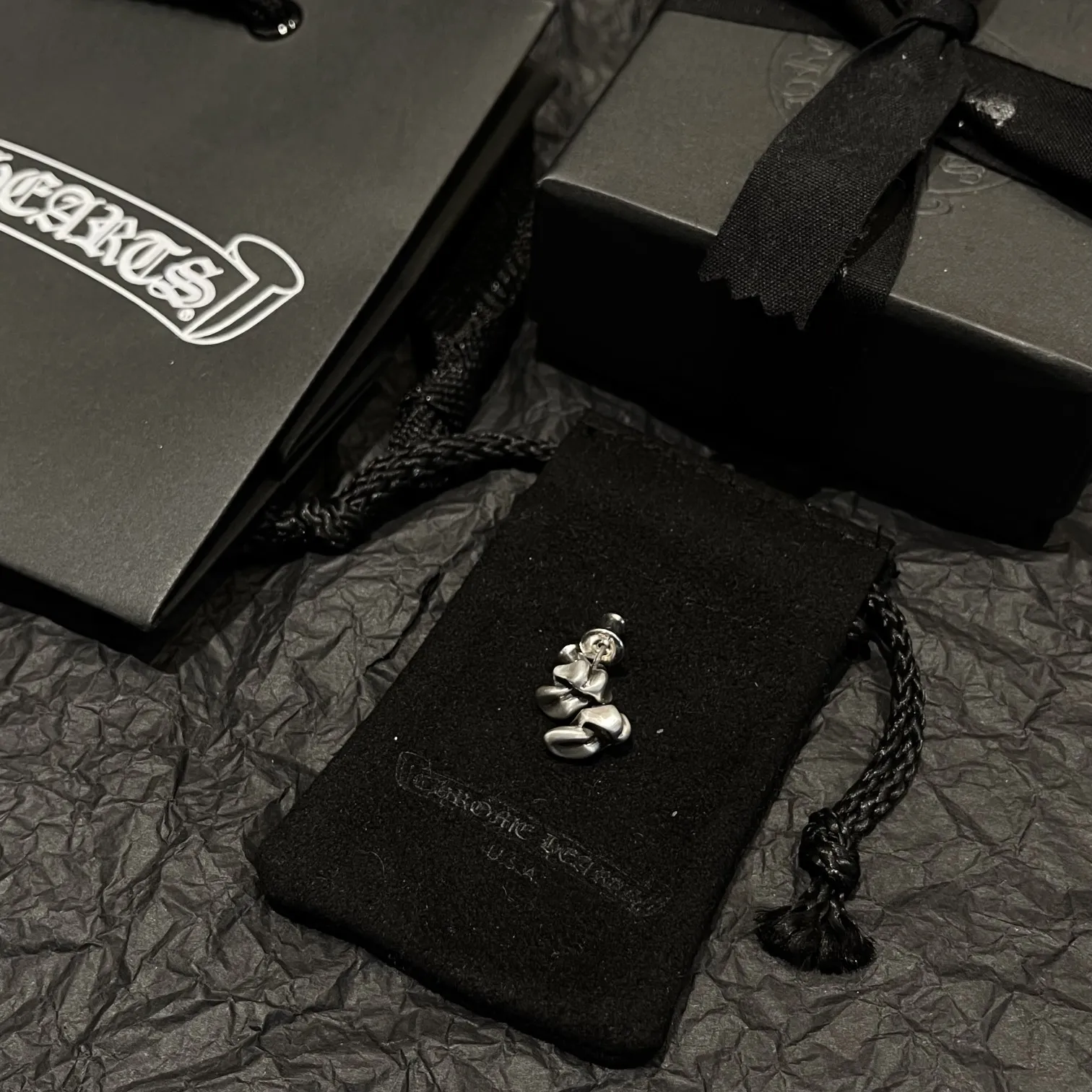 Chrome Hearts シルバー 舌出し唇イヤリング - 画像 (6)