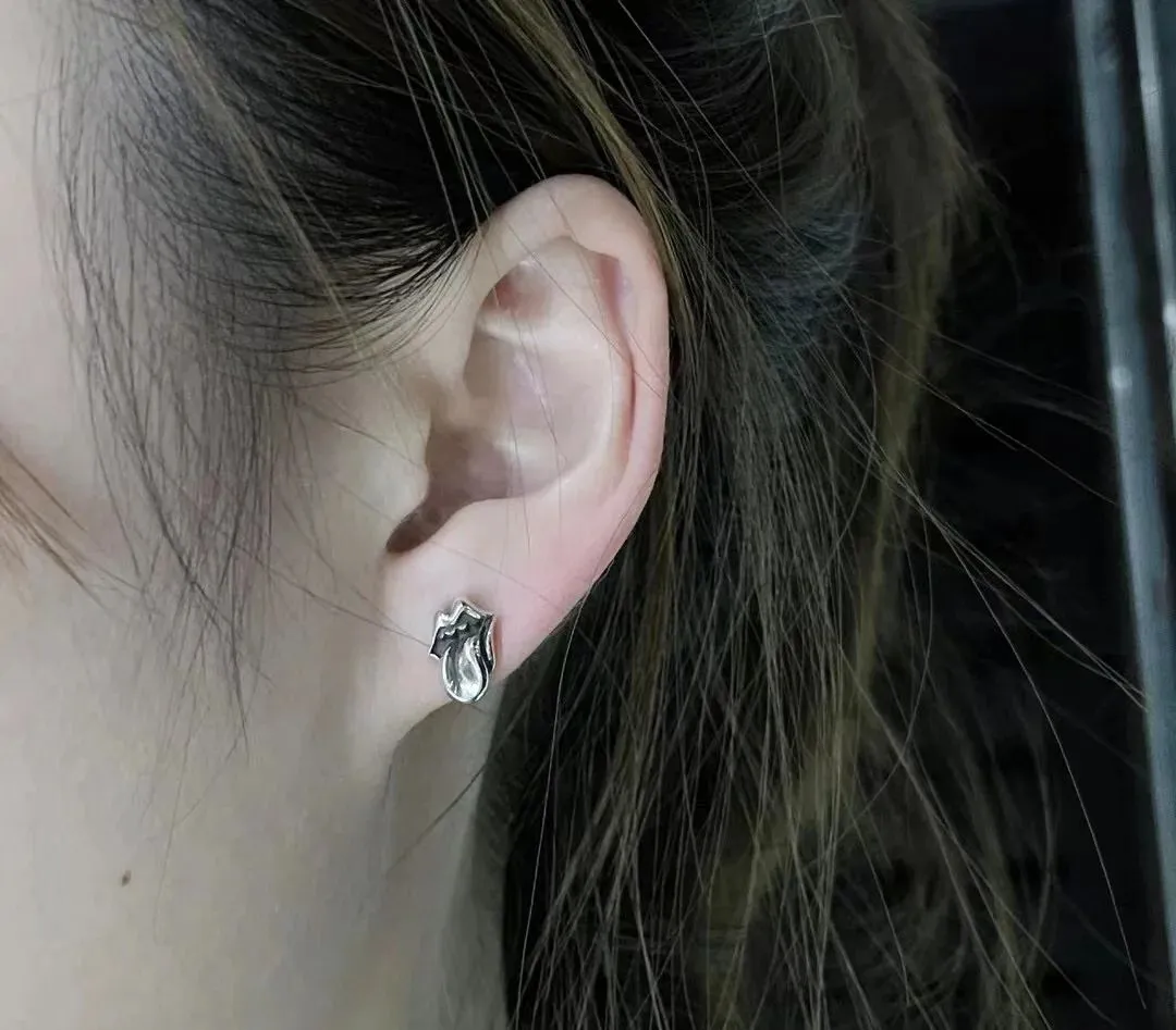 Chrome Hearts シルバー 舌出し唇イヤリング - 画像 (10)