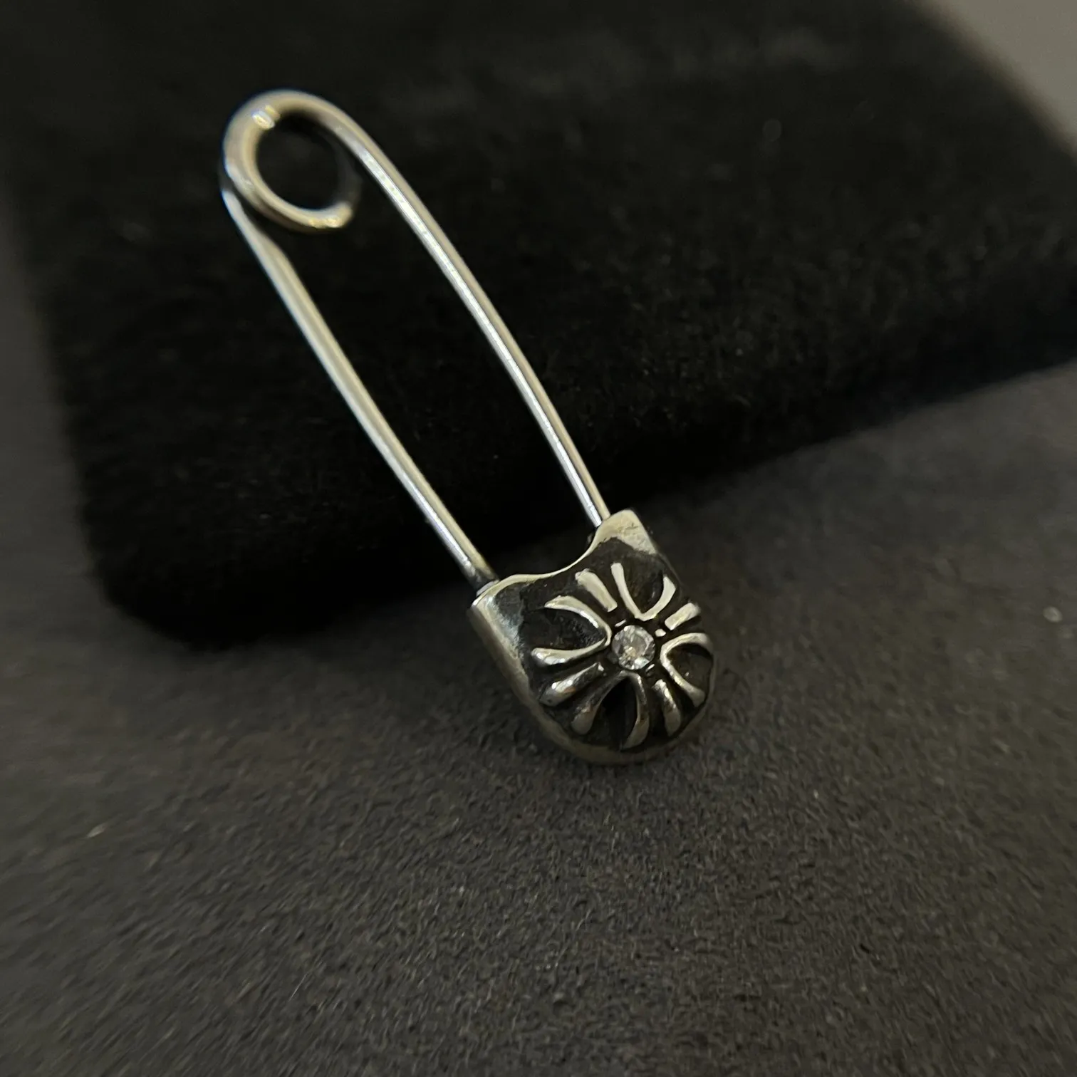 Chrome Hearts シルバー クロスデザイン ピン - 画像 (8)