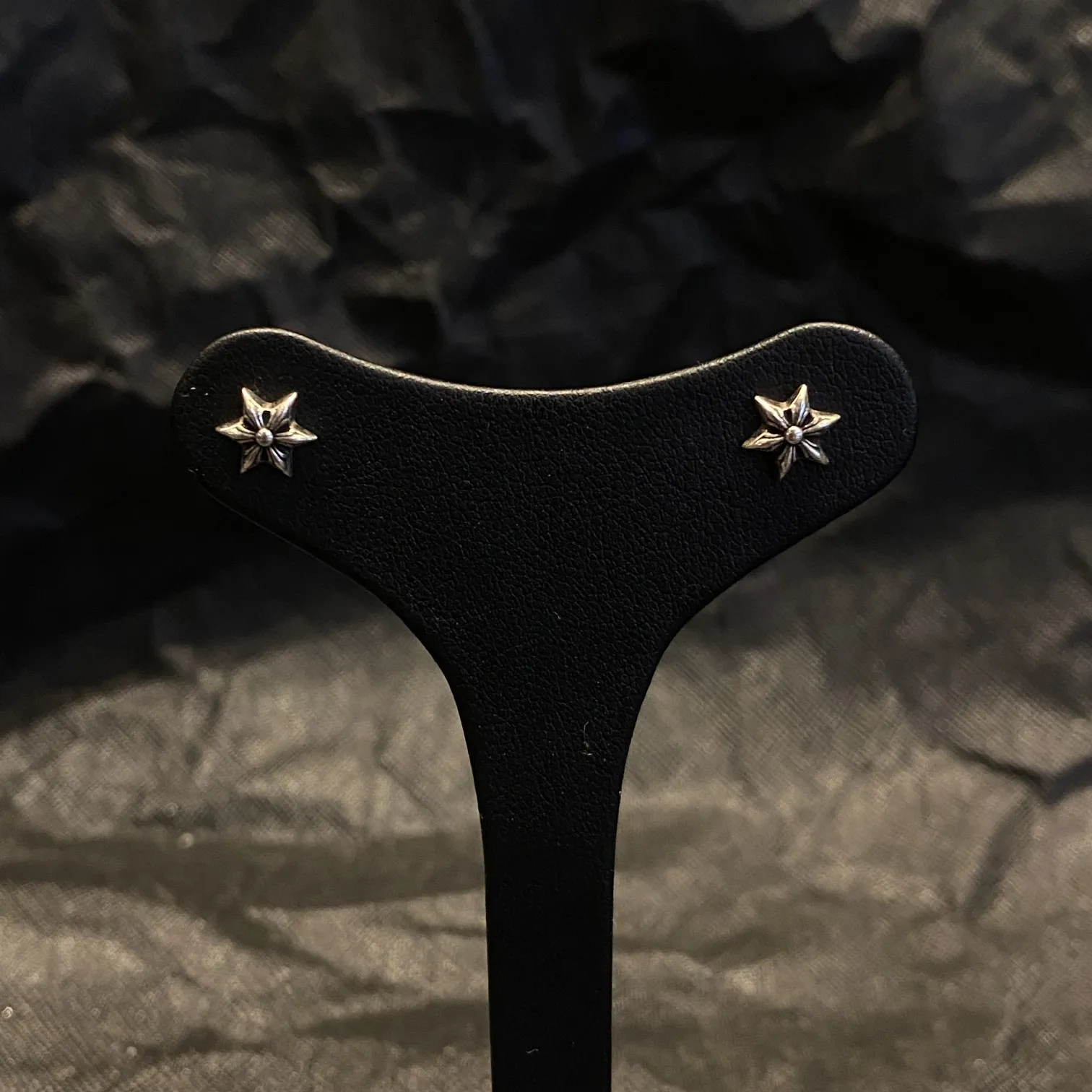 Chrome Hearts シルバー六芒星イヤリング - 画像 (6)