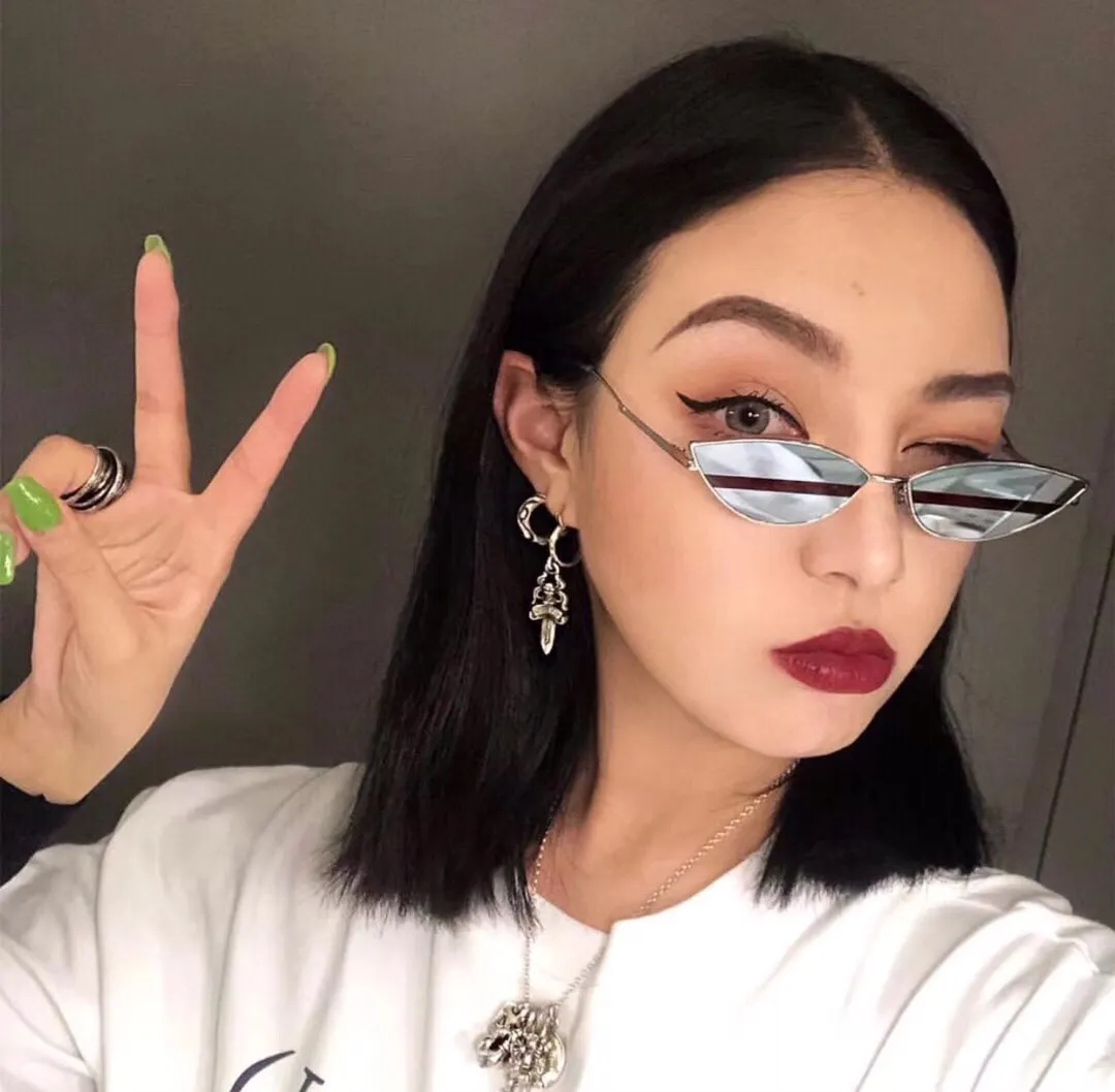 Chrome Hearts シルバー 大剣イヤリング - 画像 (8)