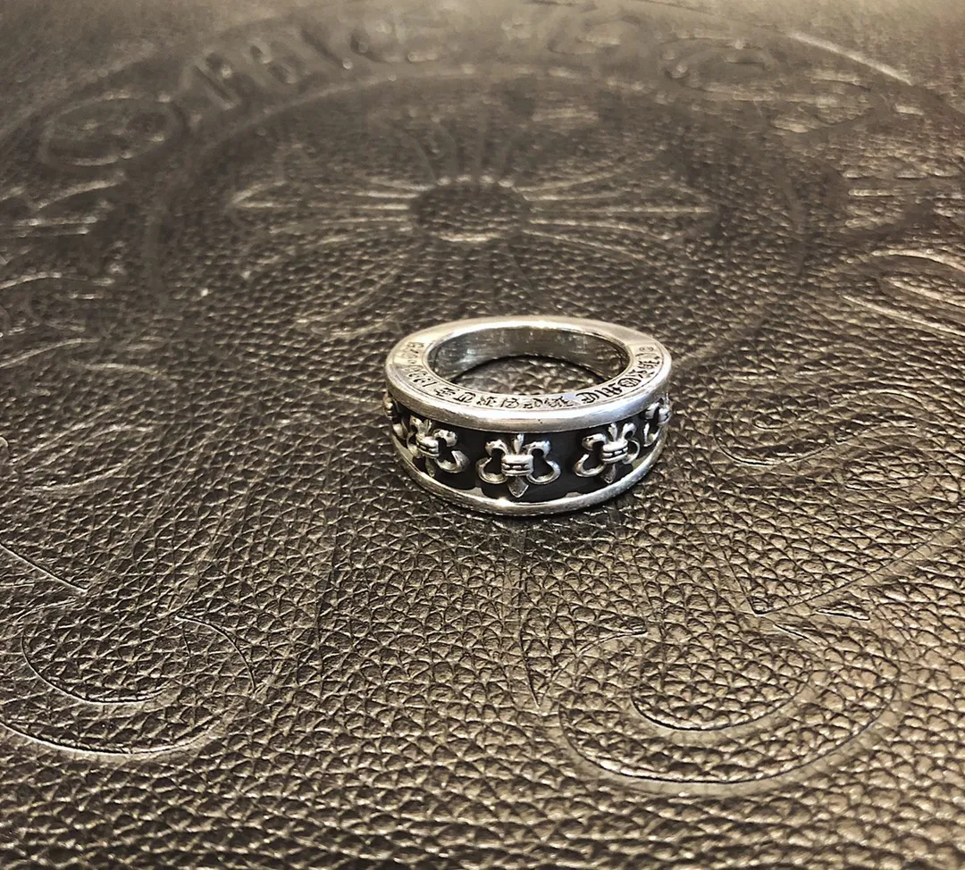 Chrome Hearts シルバー 不対称クロスリング - 画像 (4)