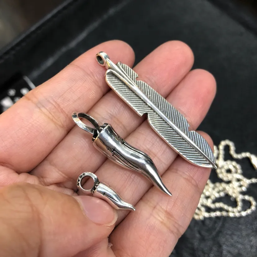 Chrome Hearts シルバー 羽根とサメ歯ネックレス - 画像 (6)