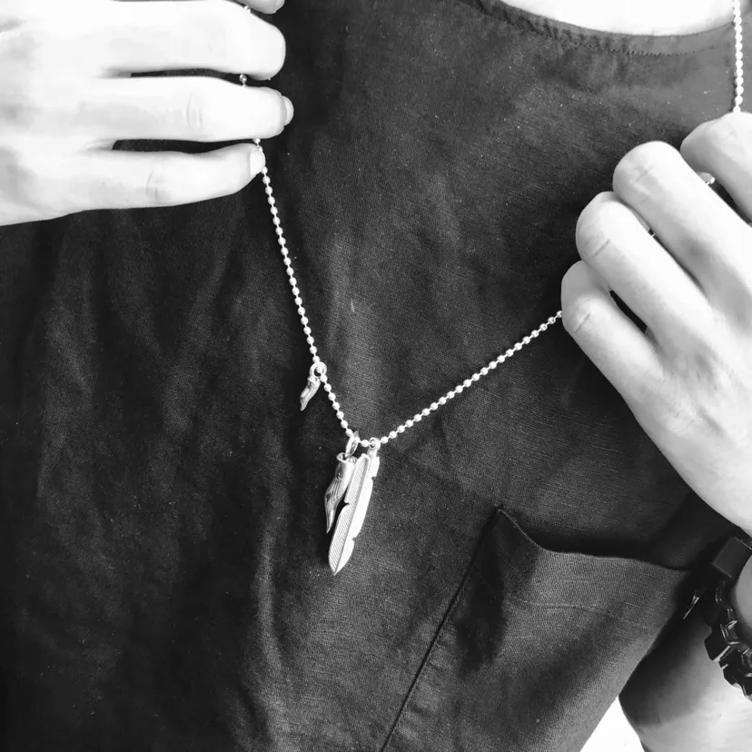 Chrome Hearts シルバー 羽根とサメ歯ネックレス - 画像 (10)