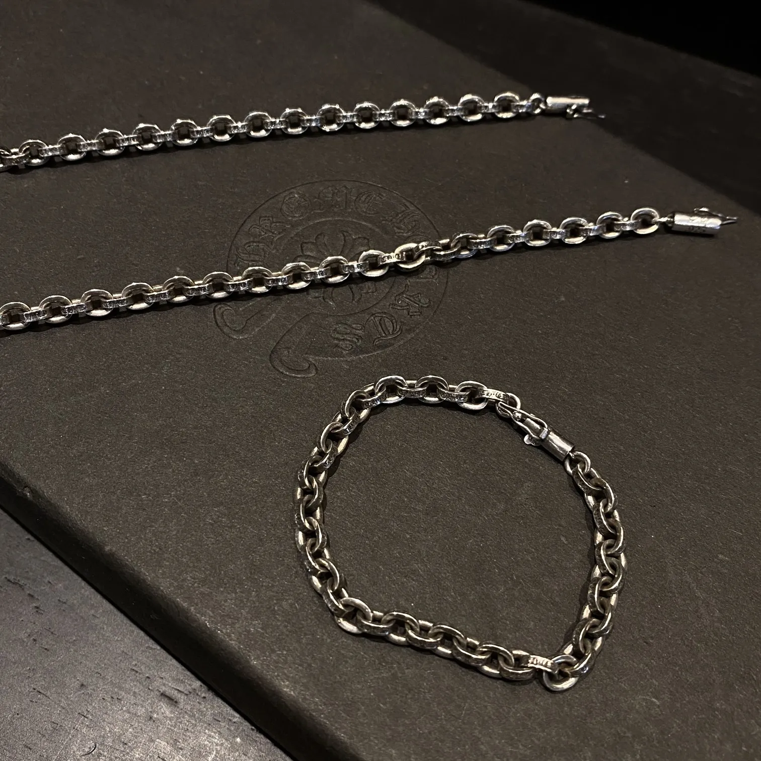 Chrome Hearts シルバーCH手錠ブレスレット - 画像 (8)