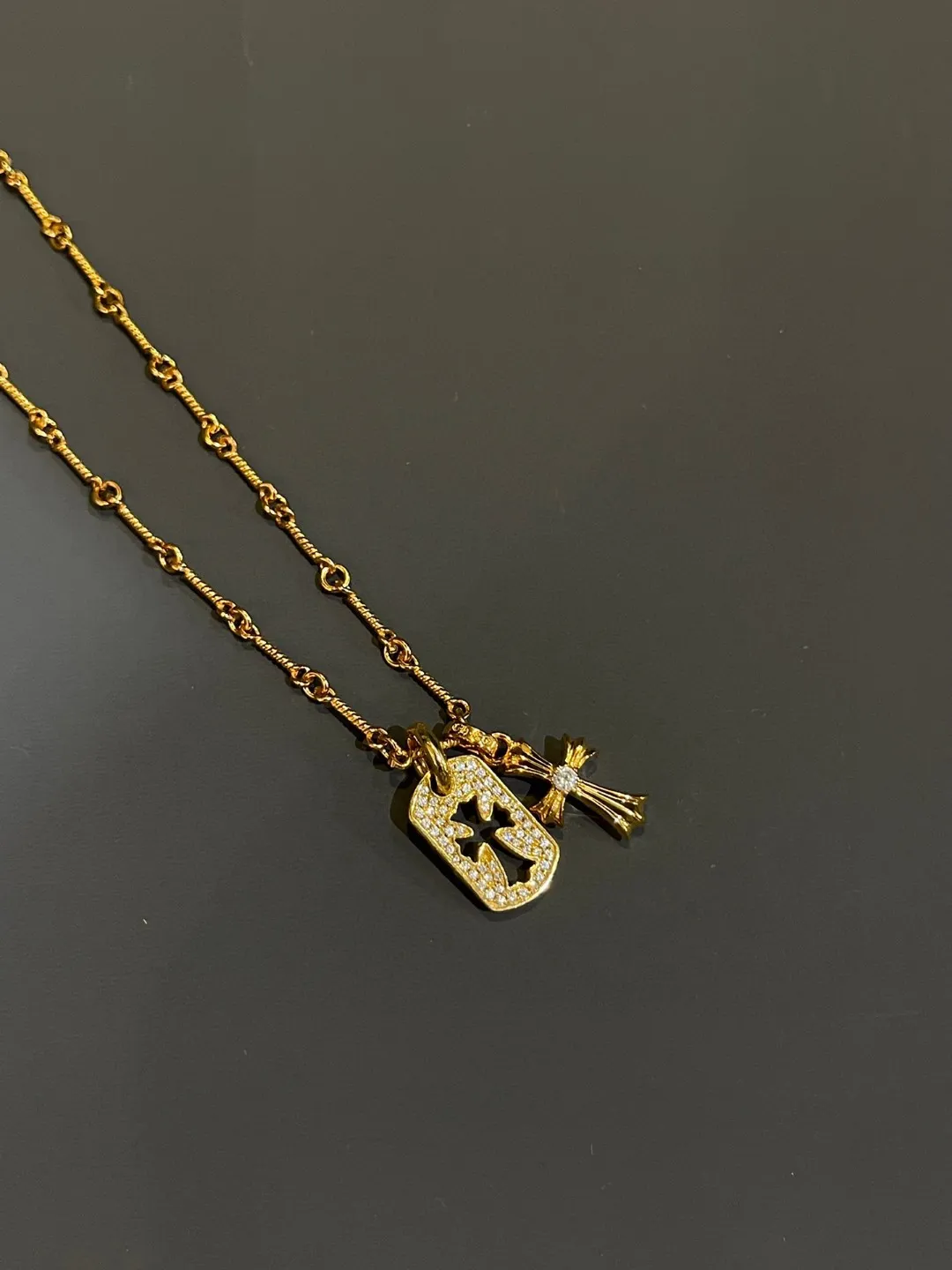 クロムハーツ ゴールド クロス ネックレス - 画像 (4)