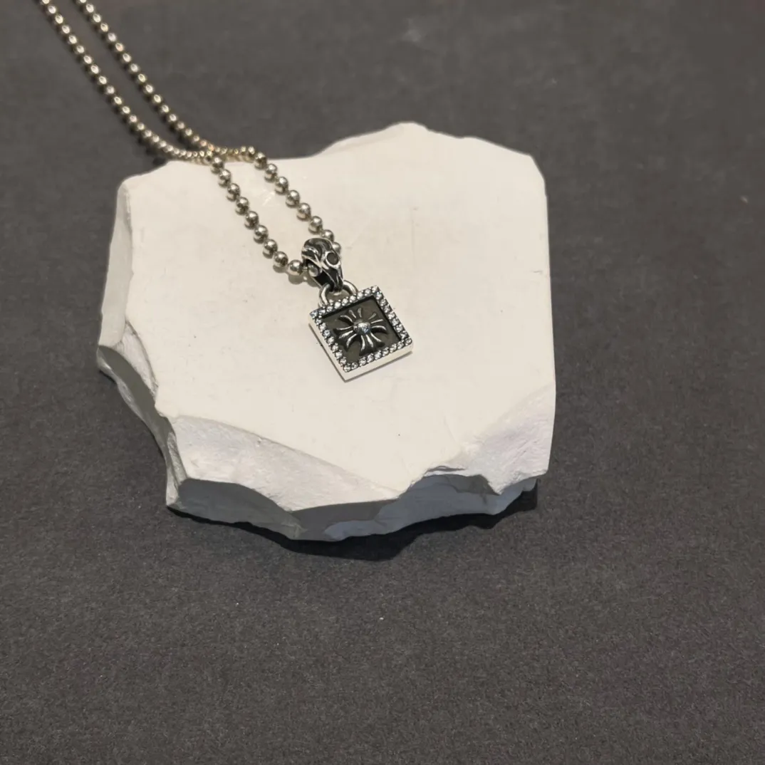 Chrome Hearts クロスフルーツ小方牌ネックレス シルバー - 画像 (5)