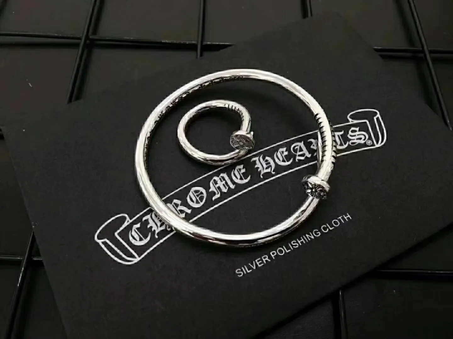 クロムハーツ シルバー スタッドブレスレット - 画像 (3)