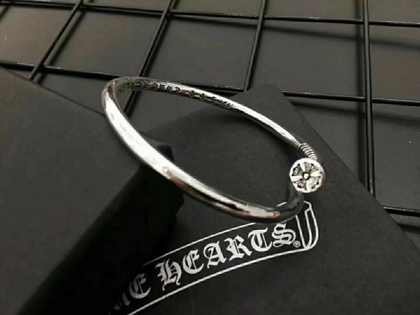 クロムハーツ シルバー スタッドブレスレット - 画像 (7)
