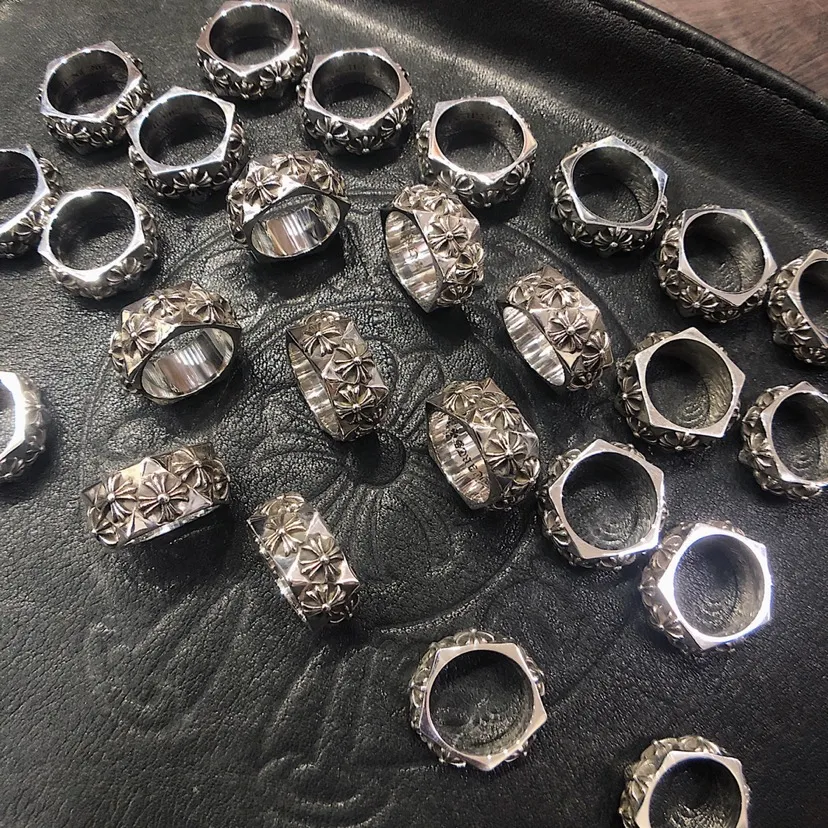 Chrome Hearts シルバーダイヤモンドクロスリング - 画像 (5)