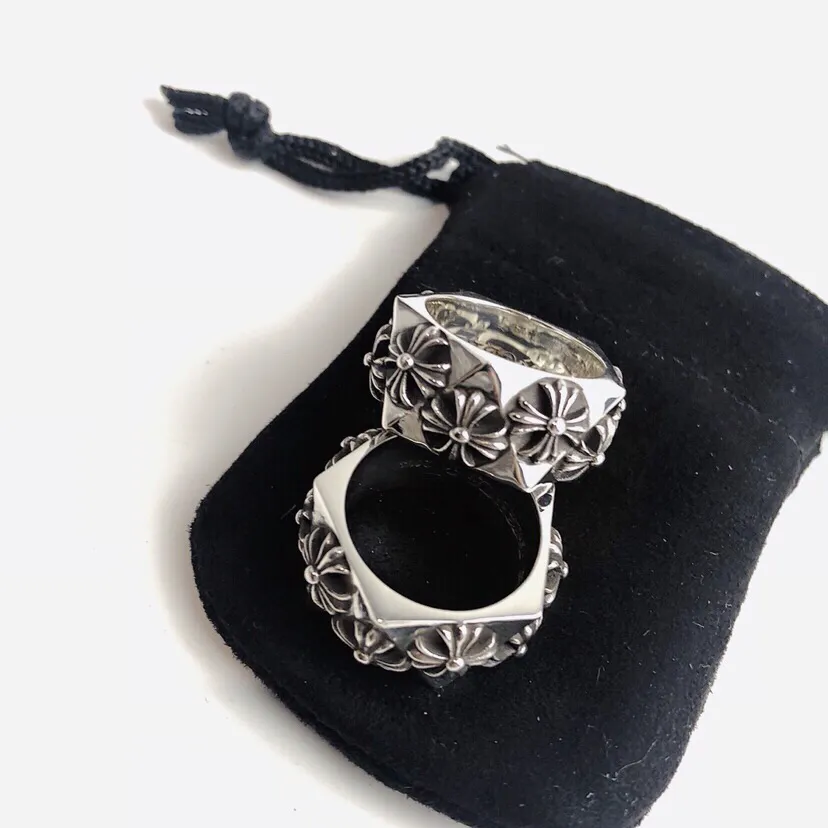 Chrome Hearts シルバーダイヤモンドクロスリング - 画像 (7)