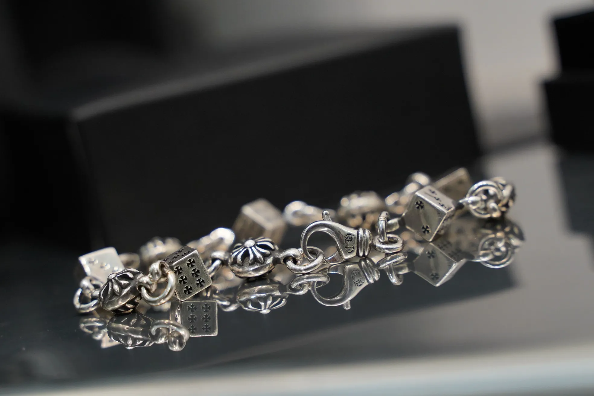 クロムハーツ シルバー ダイスクロスブレスレット - 画像 (7)