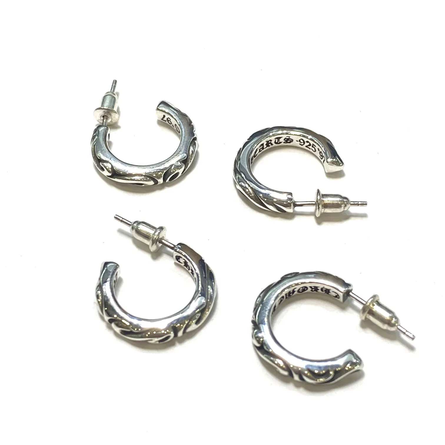 Chrome Hearts シルバーヴァインハーフリングイヤリング - 画像 (3)