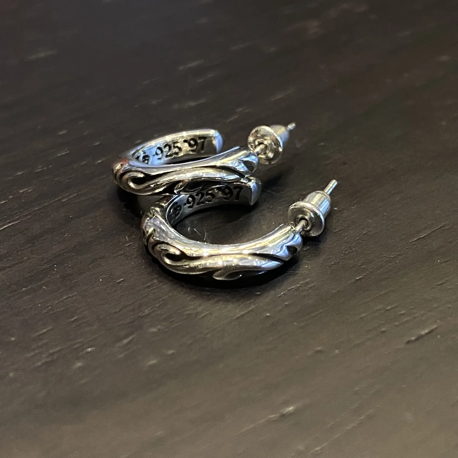 Chrome Hearts シルバーヴァインハーフリングイヤリング - 画像 (6)