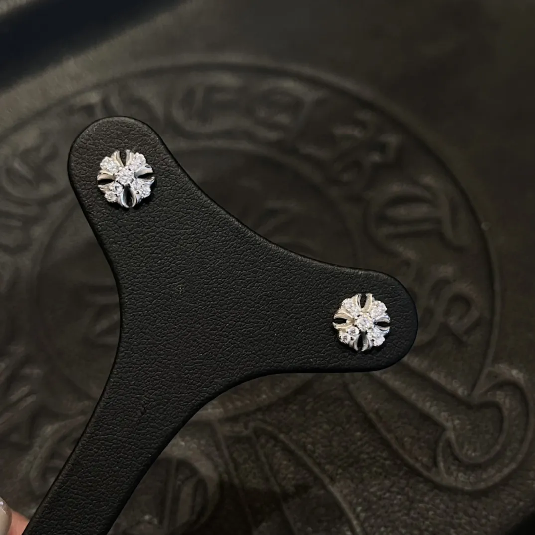 Chrome Hearts シルバー クロス フラワーイヤリング - 画像 (3)