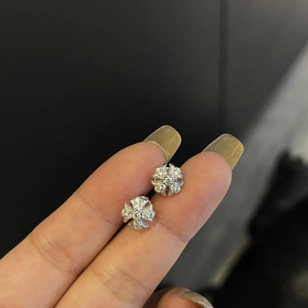 Chrome Hearts シルバー クロス フラワーイヤリング - 画像 (4)