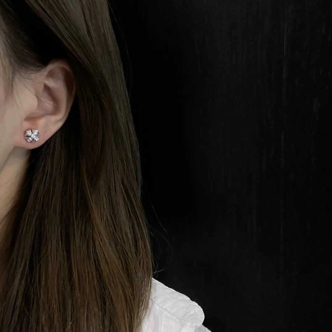 Chrome Hearts シルバー クロス フラワーイヤリング - 画像 (6)