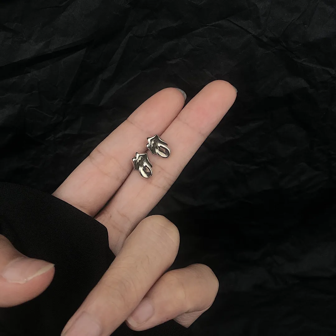 Chrome Hearts ブラッククロスイヤリング - 画像 (7)