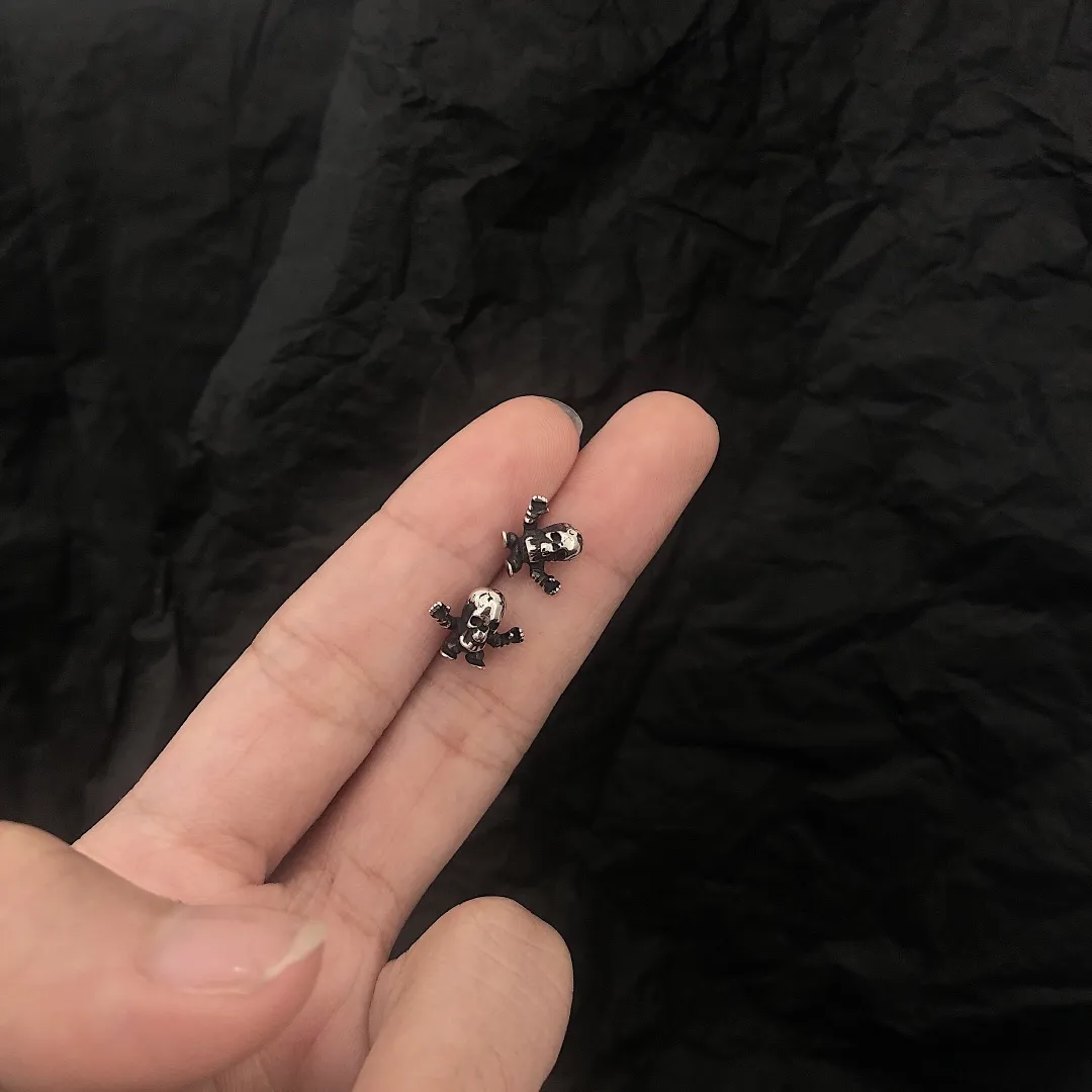 Chrome Hearts ブラッククロスイヤリング - 画像 (9)