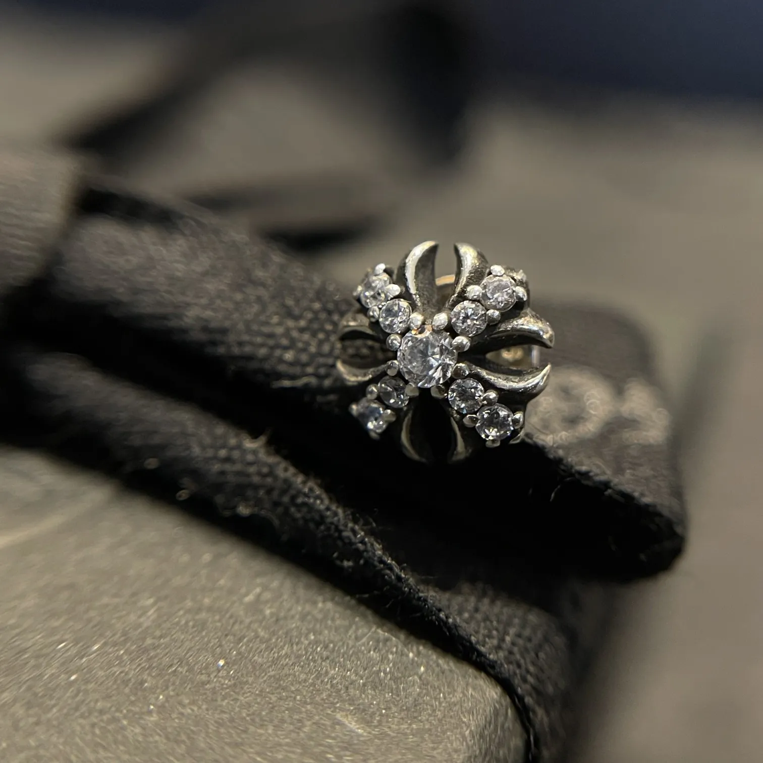 Chrome Hearts クロスフルジエアリング シルバー - 画像 (6)