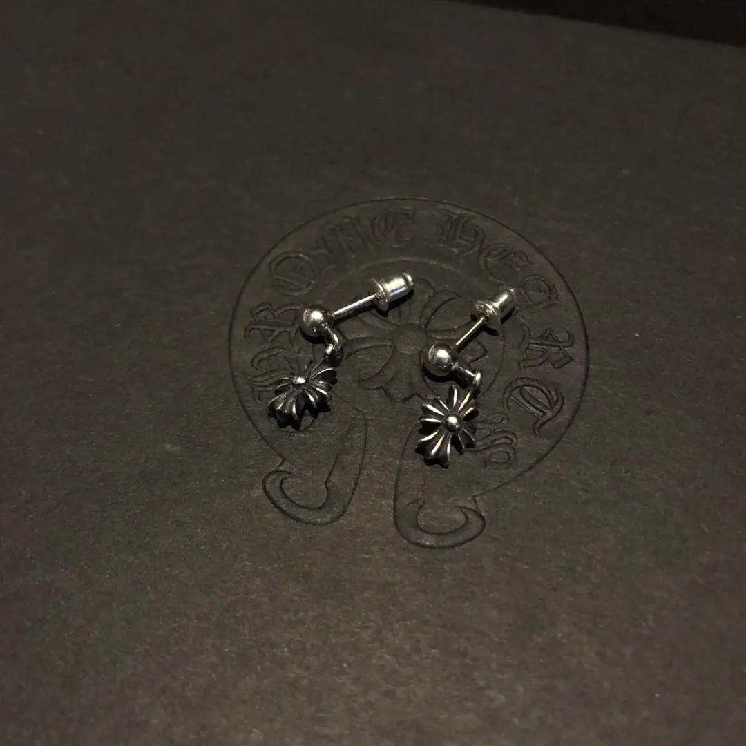 Chrome Hearts TinyE1イヤリング ブラック 925純銀 - 画像 (5)