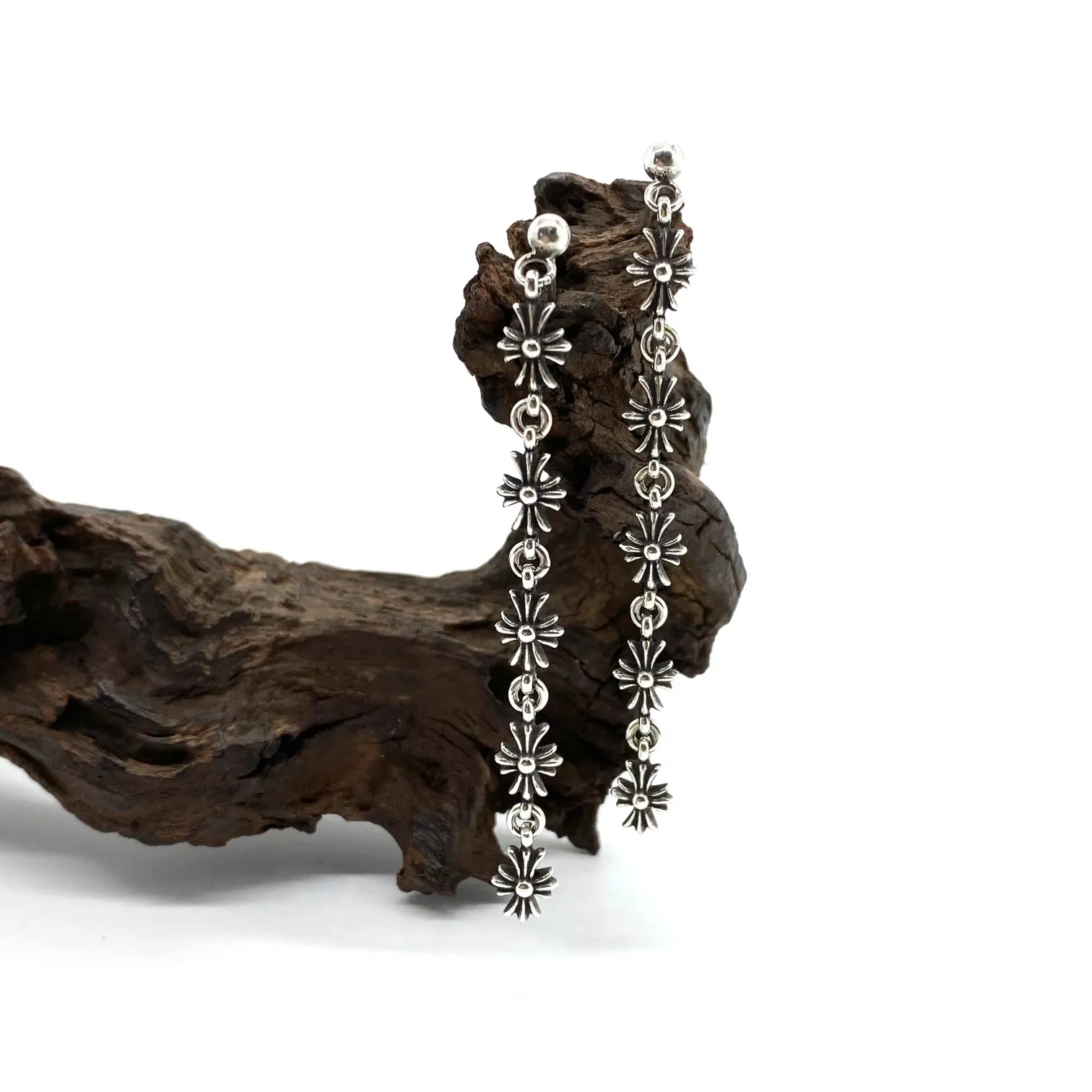 Chrome Hearts シルバー クロスフラワーイヤリング - 画像 (3)