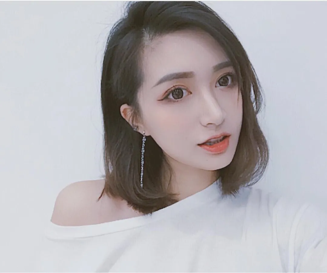 Chrome Hearts シルバー クロスフラワーイヤリング - 画像 (9)