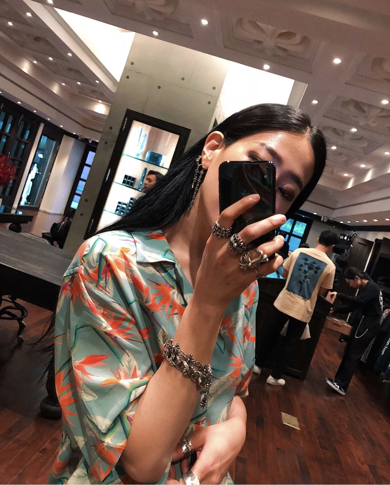 Chrome Hearts シルバー クロスフラワーイヤリング - 画像 (10)