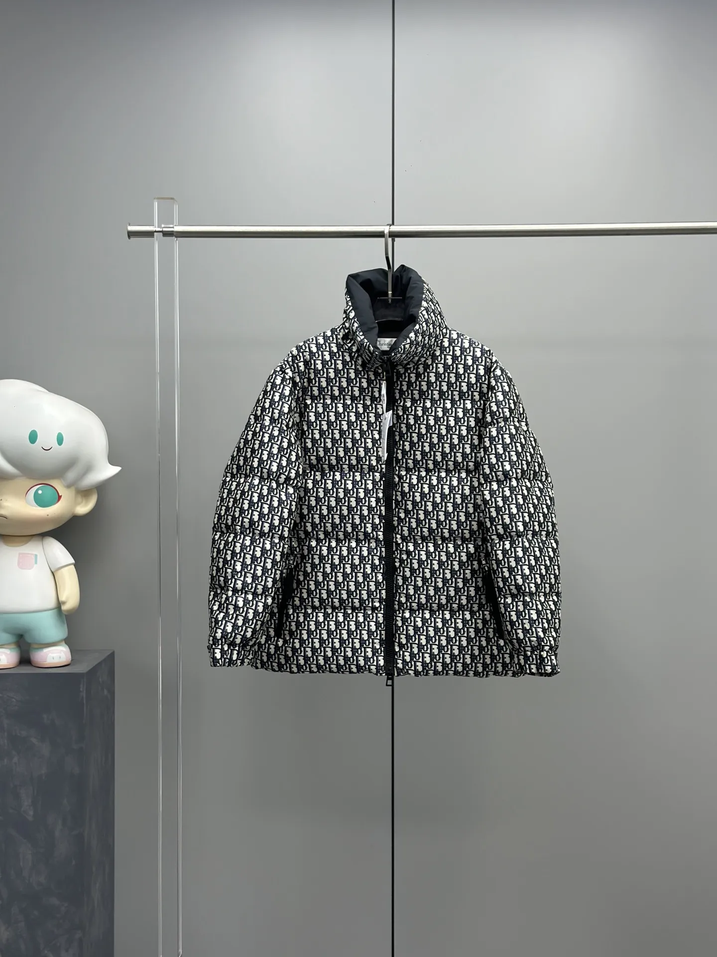 Christian Dior 限定アルプススキーシリーズ花柄ダウンジャケットシリーズ - 画像 (3)