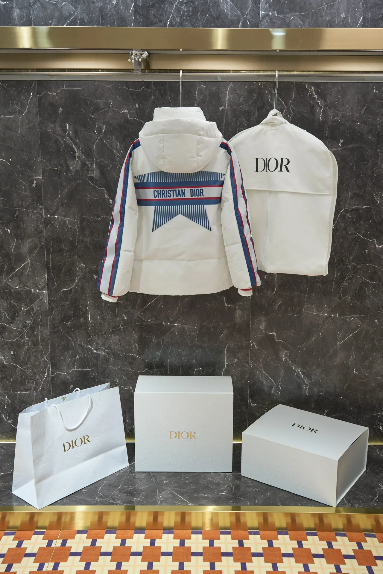 Dior ホワイト 連帽付きダウンジャケット - 画像 (3)