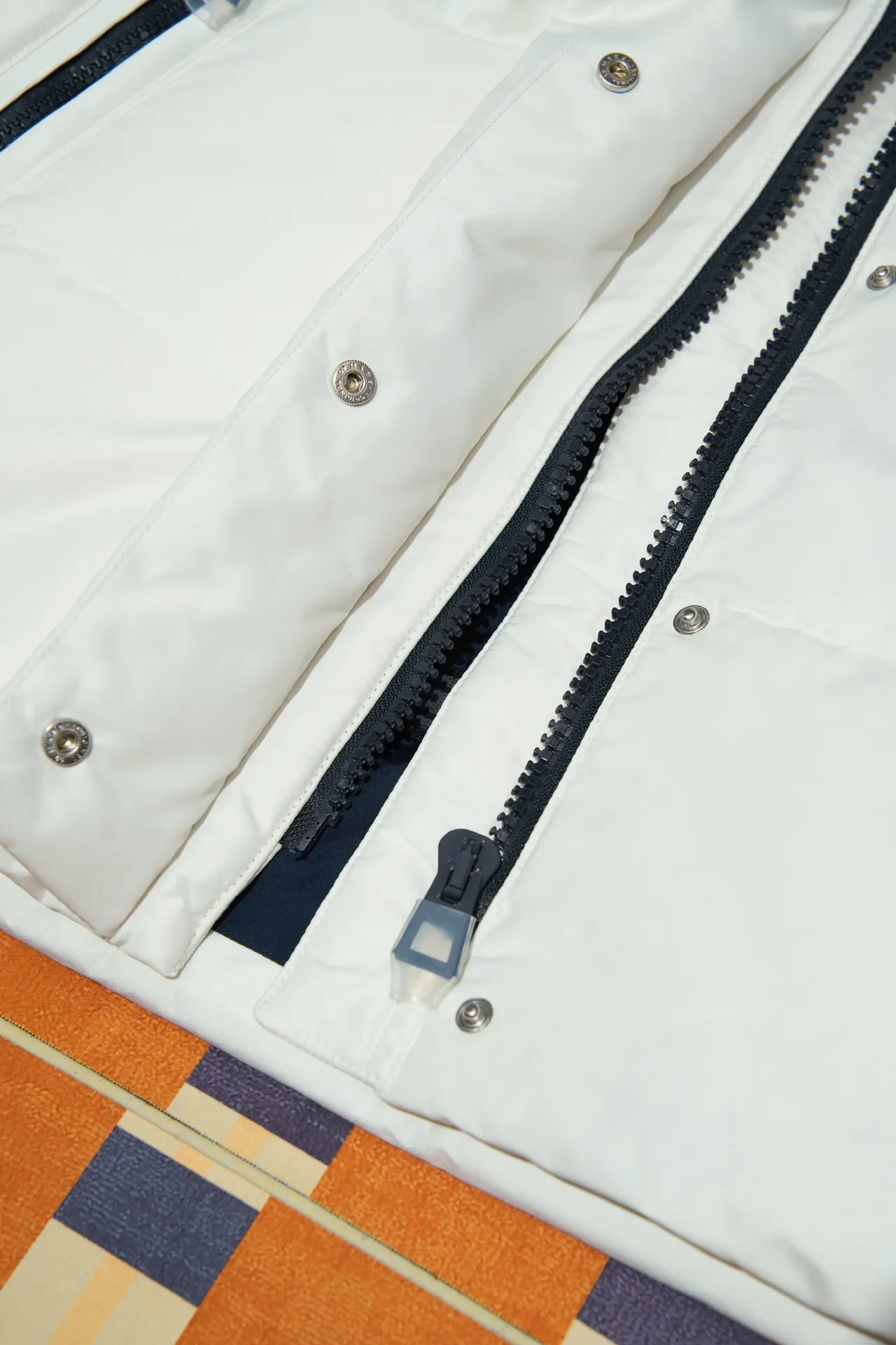 Dior ホワイト 連帽付きダウンジャケット - 画像 (8)