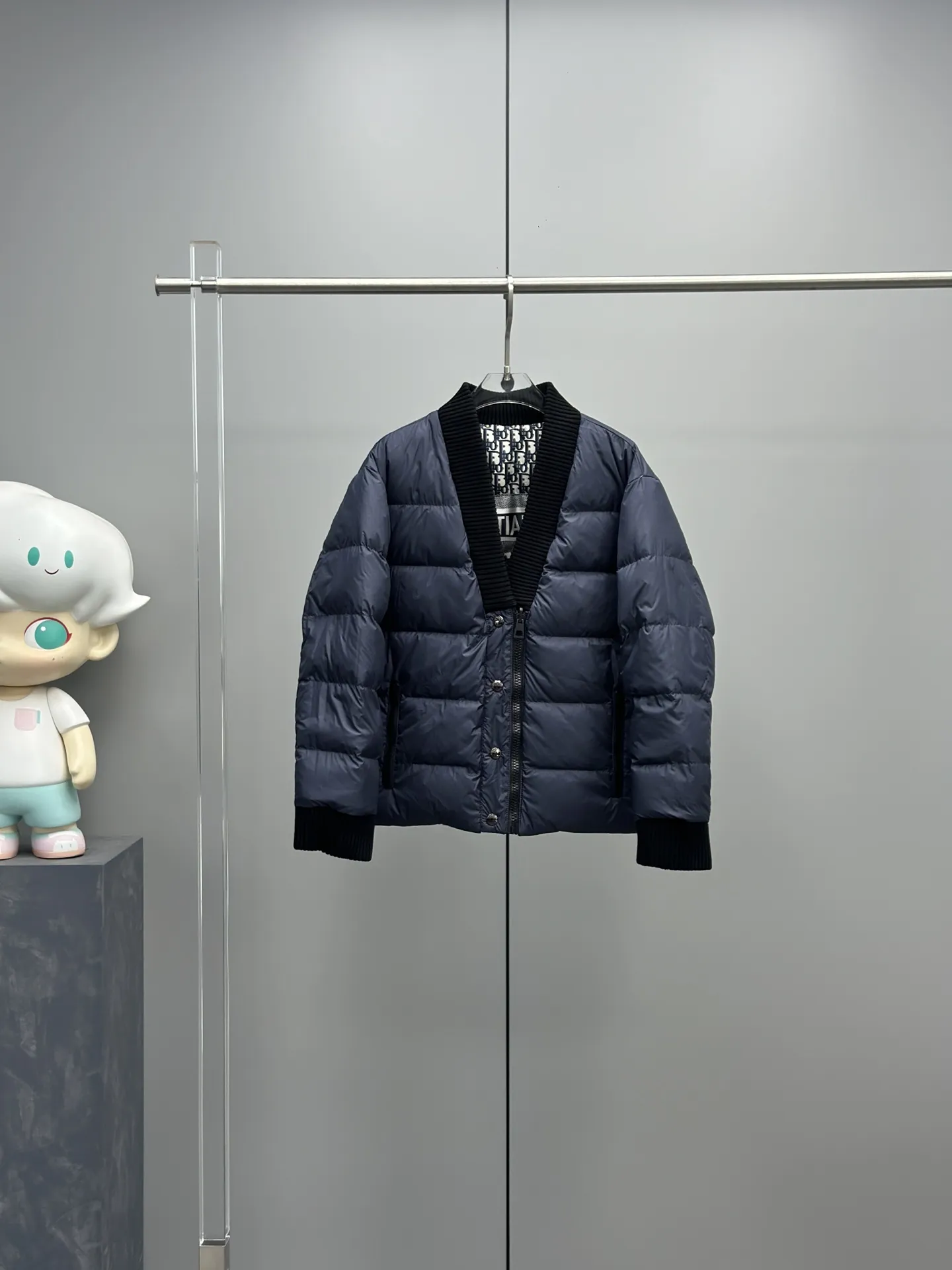 Dior 紺色Vネックダウンジャケット - 画像 (10)