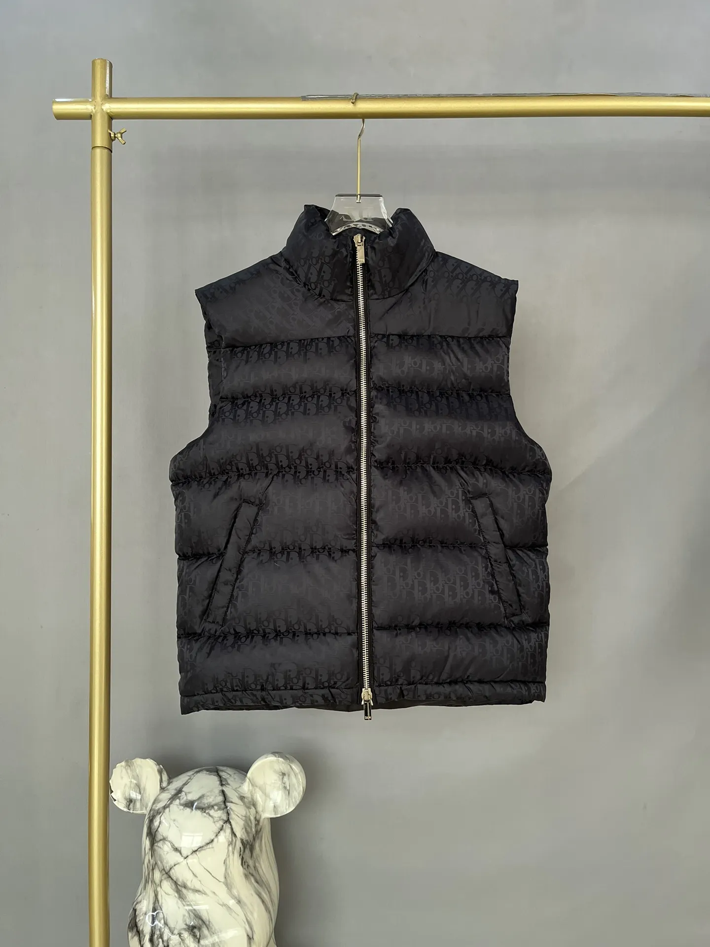 Dior シルバー ダークエンボスダウンベスト - 画像 (3)
